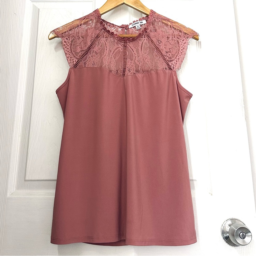 Mauve Light Sleeveless Blouse with Lace Yoke & High Neck Coquette Size M